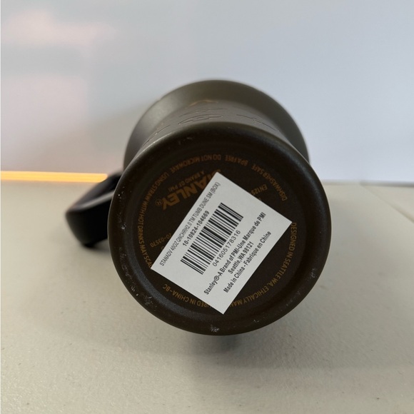 Stanley Louis Vuitton Unique Collaboration 40 oz Brown and Gold Tumbler - Picture 4 of 6